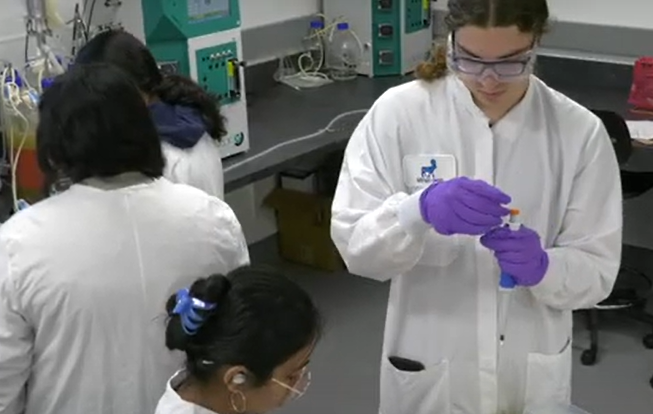 High school students in Shoreline Community College biomanufacturing lab